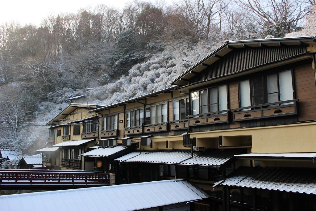 Hotel Kurokawa Onsen Yama No Yado Shinmeikan Minamioguni Exterior foto